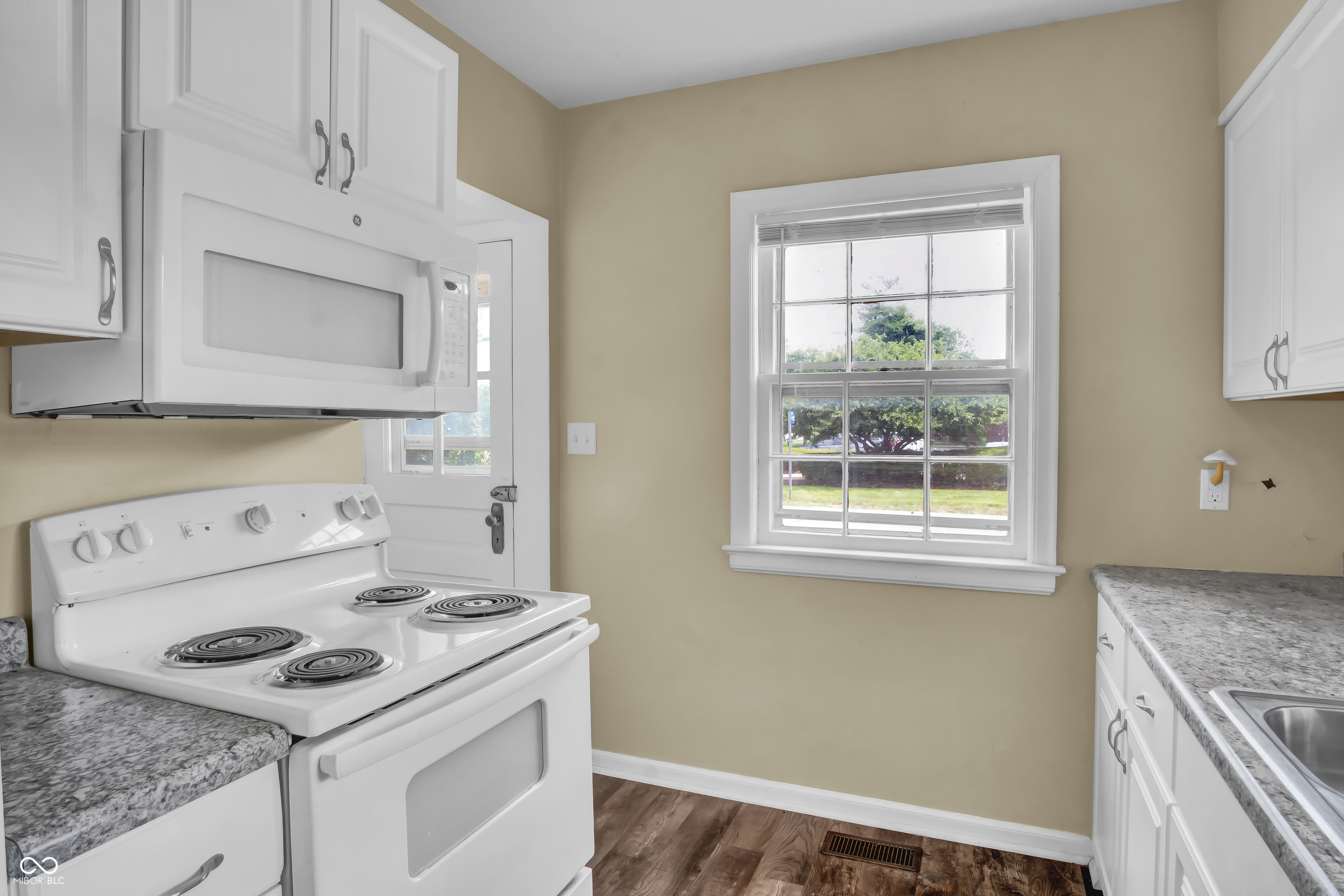 2433 17th Street Columbus, IN 47201 - Photo 45 of 47