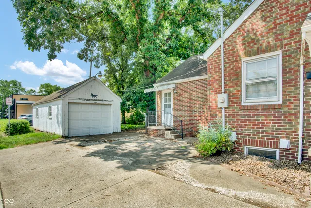 $189,900 | 2433 17th Street, Columbus, IN 47201