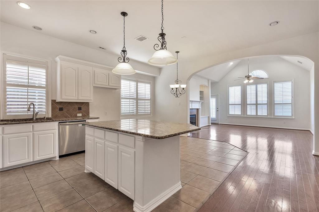 6828 Rambling Trail Frisco, TX 75034 - Photo 8 of 35