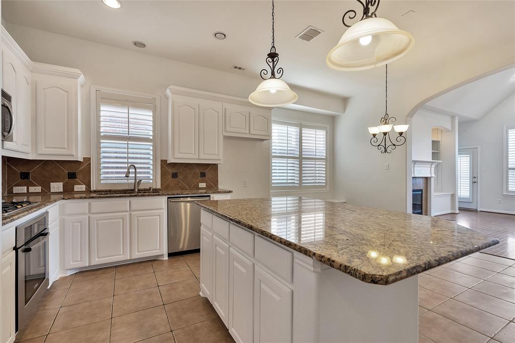 6828 Rambling Trail Frisco, TX 75034 - Photo 9 of 35