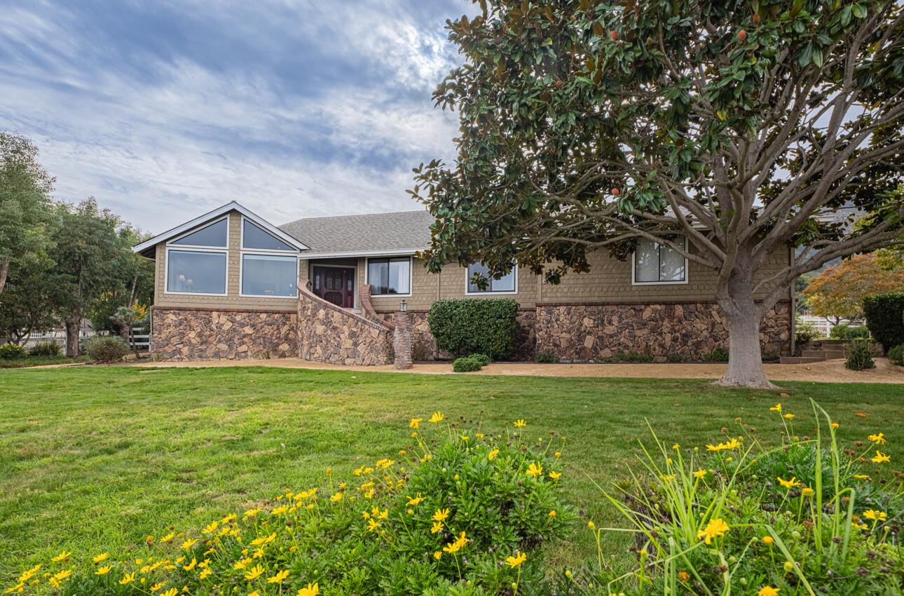 310 Mesa Road Salinas, CA 93908 - Photo 5 of 79 Gallery Image 5