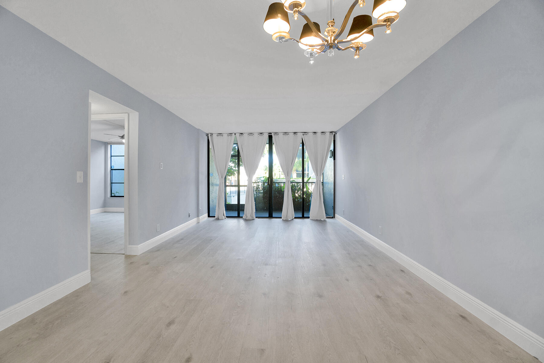 21 Royal Palm Way, Unit 103 Boca Raton, FL 33432 - Photo 12 of 51 Living Room