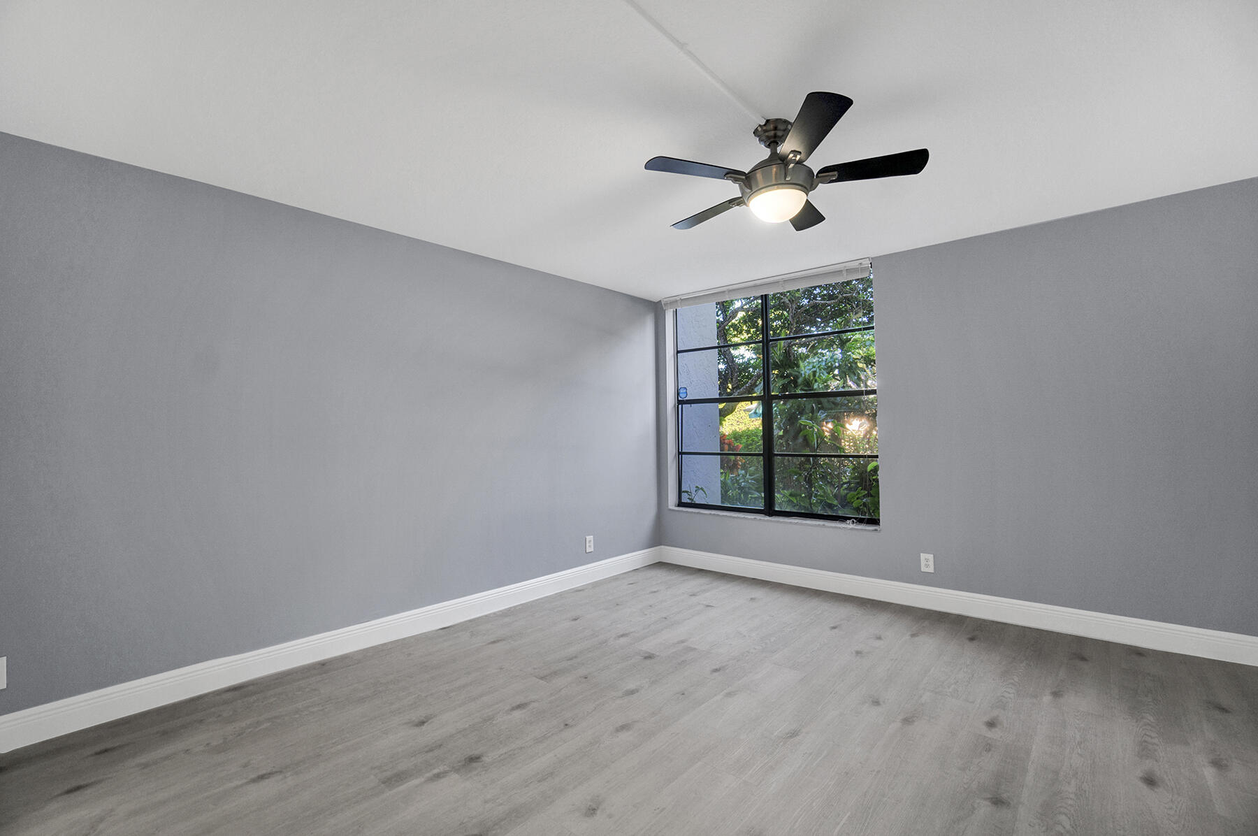 21 Royal Palm Way, Unit 103 Boca Raton, FL 33432 - Photo 17 of 51 Master Bedroom