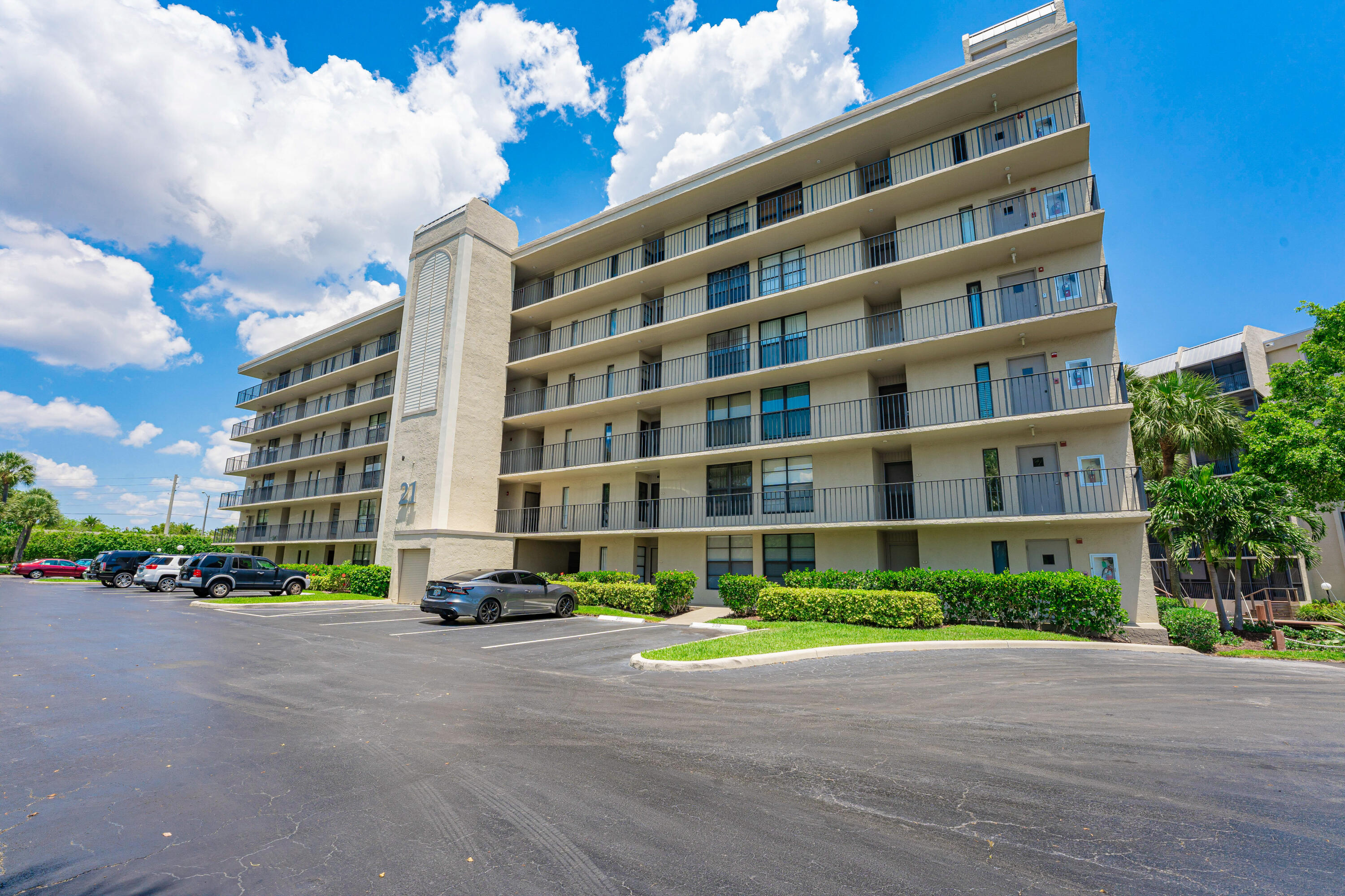 21 Royal Palm Way, Unit 103 Boca Raton, FL 33432 - Photo 3 of 51 Aerial