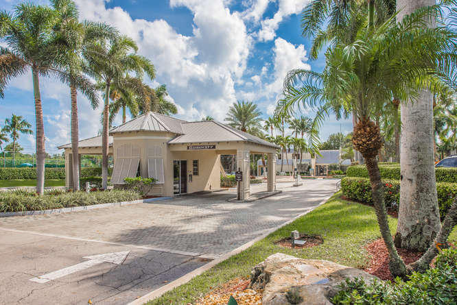 21 Royal Palm Way, Unit 103 Boca Raton, FL 33432 - Photo 45 of 51 Entrance