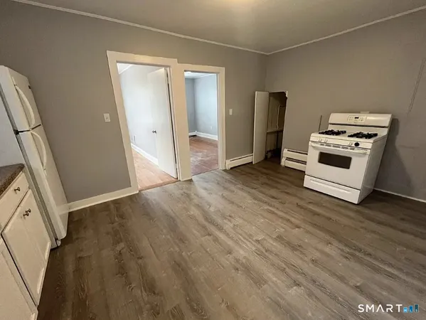 $1,400 | 22 Green Street, Middletown, CT 06457