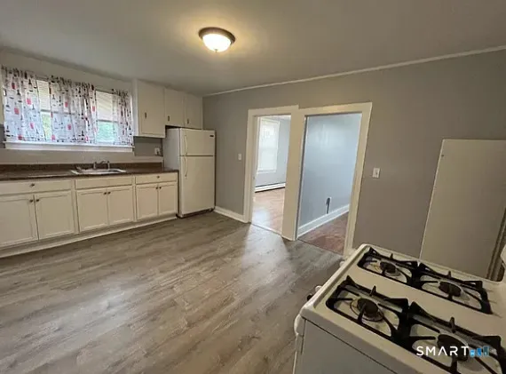 $1,400 | 22 Green Street, Middletown, CT 06457