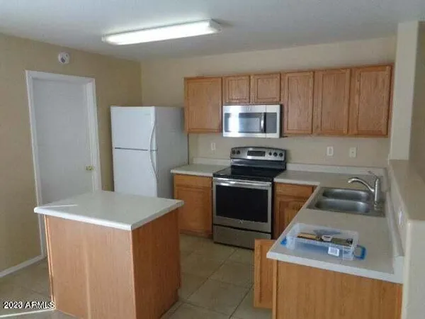 $1,725 | 1767 East Denim Trail, San Tan Valley, AZ 85143
