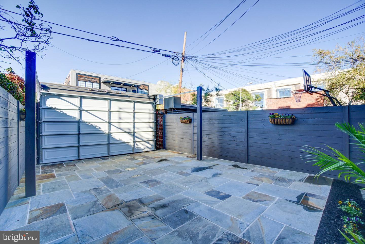 911 M Street Northwest Washington, DC 20001 - Photo 29 of 31 a view of a backyard of a house