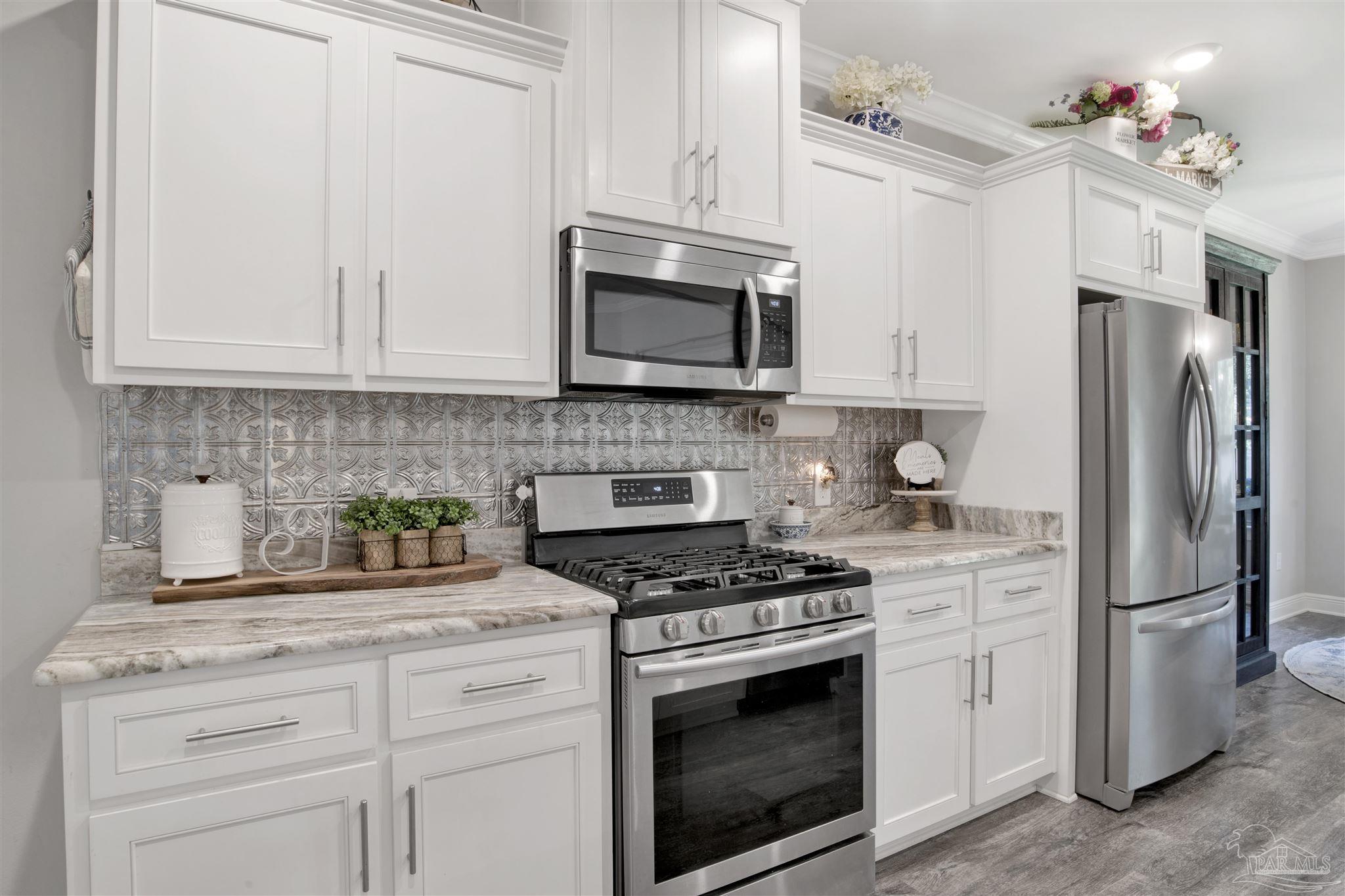 1552 Cadence Loop Cantonment, FL 32533 - Photo 15 of 36