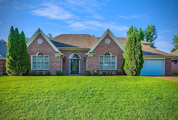 $325,000 | 9010 Bellehurst Drive, Memphis, TN 38016
