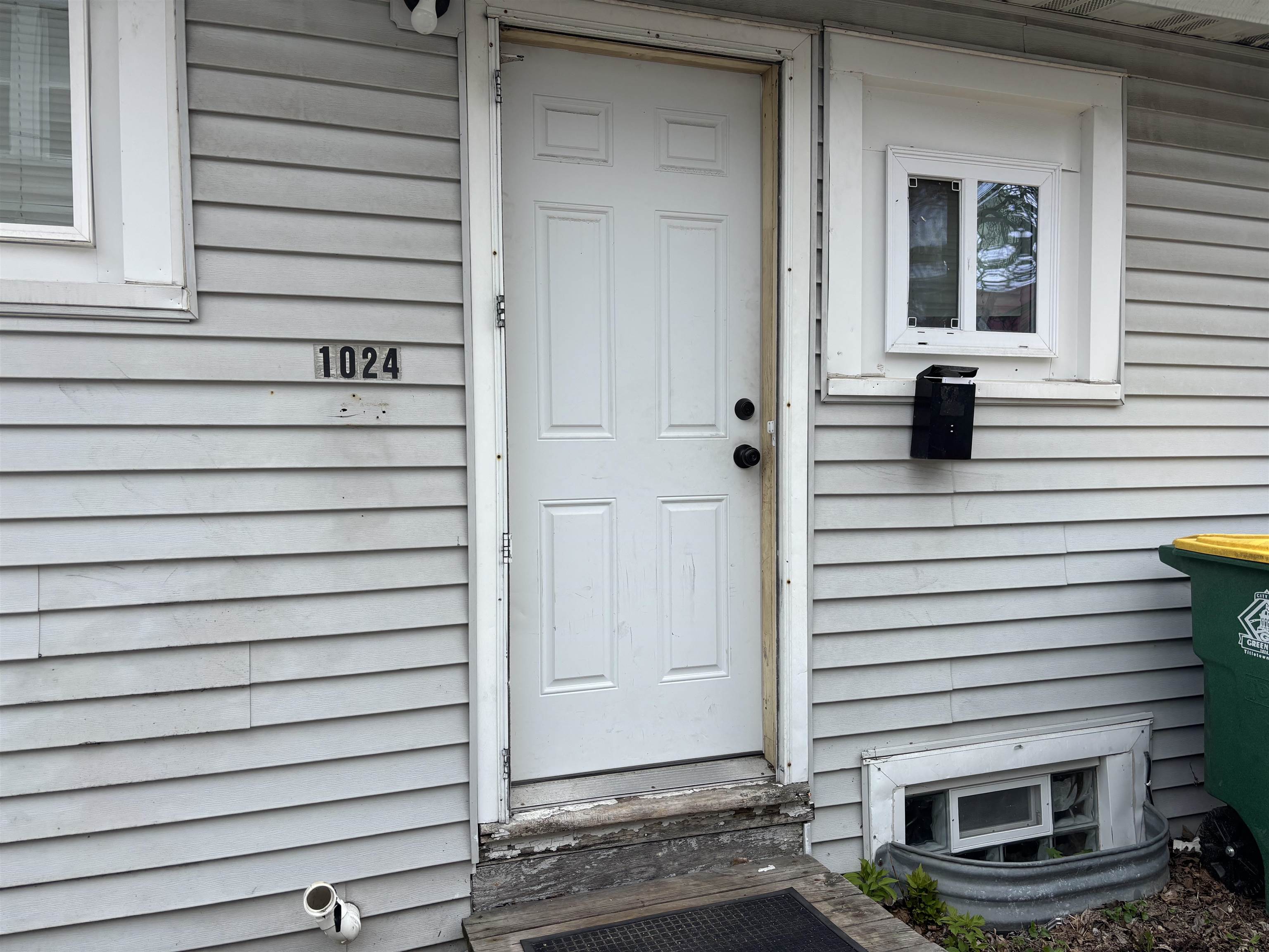 1028 Stuart Street Green Bay, WI 54301 - Photo 11 of 27