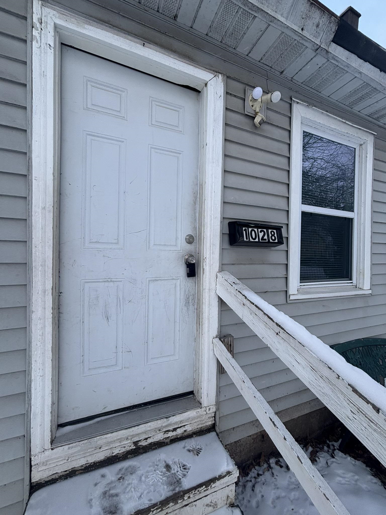 1028 Stuart Street Green Bay, WI 54301 - Photo 2 of 32