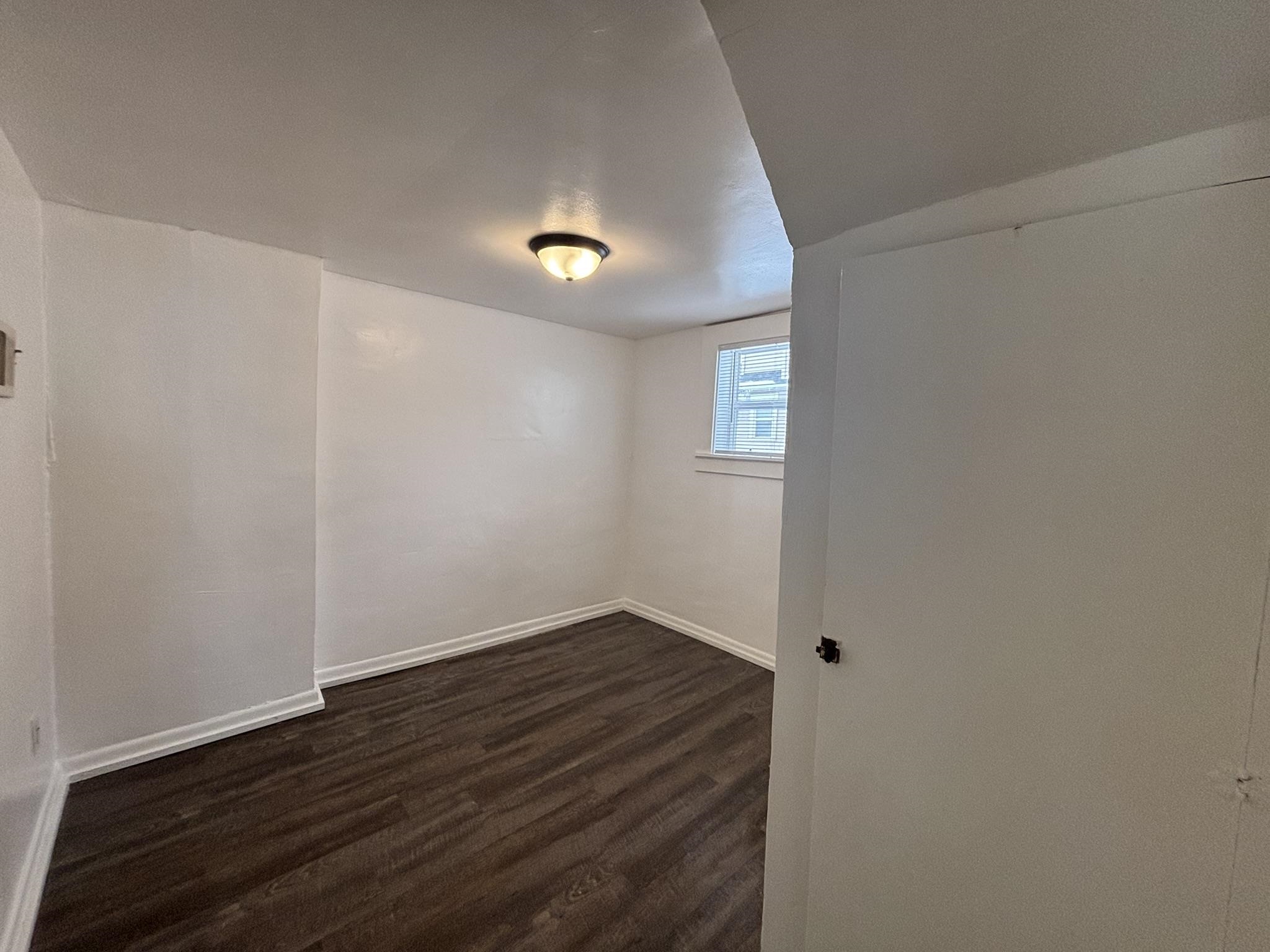 1028 Stuart Street Green Bay, WI 54301 - Photo 8 of 27