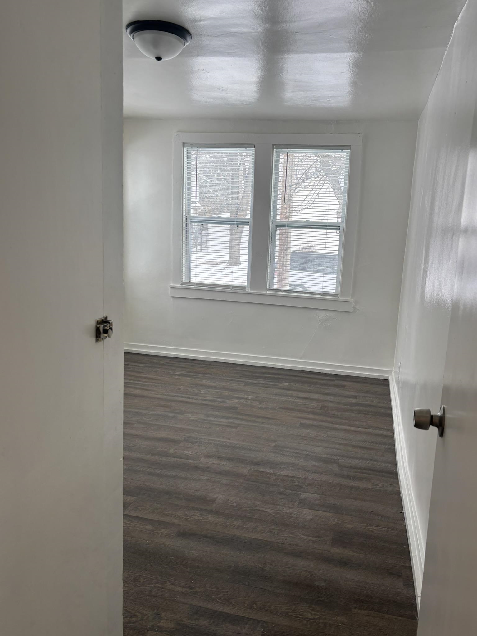 1028 Stuart Street Green Bay, WI 54301 - Photo 9 of 27