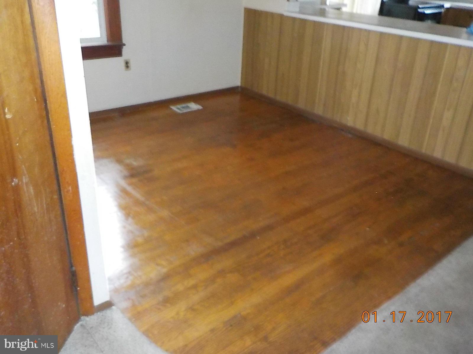 230 Bar Harbor Road Pasadena, MD 21122 - Photo 7 of 9 Dining Room