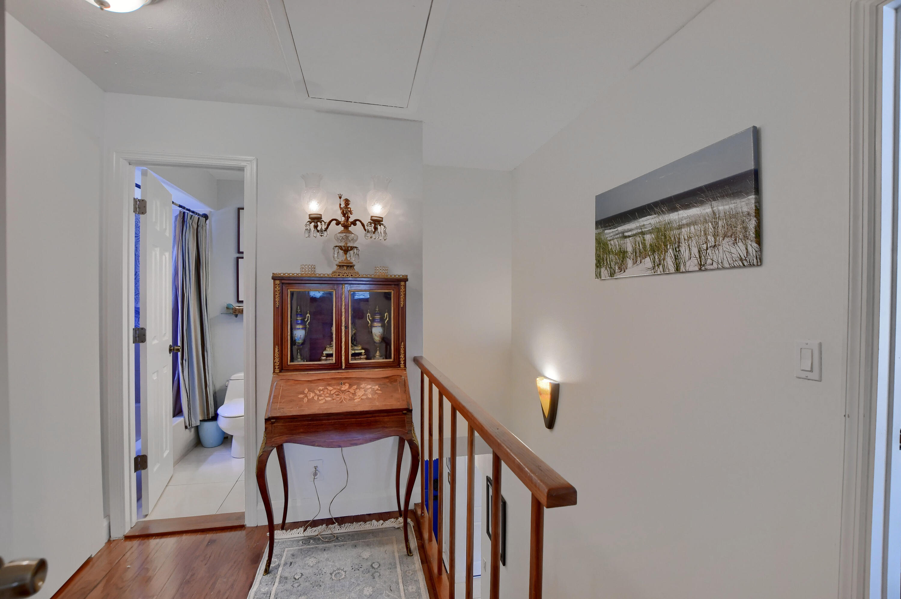 149 Northwest 70th Street, Unit 306C Boca Raton, FL 33487 - Photo 20 of 27 Landing Upstairs