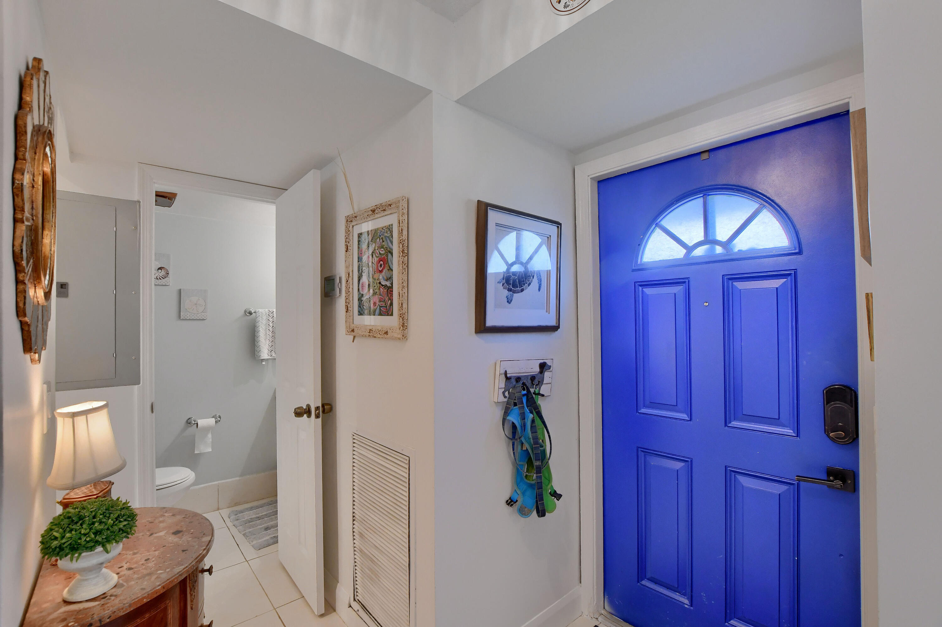 149 Northwest 70th Street, Unit 306C Boca Raton, FL 33487 - Photo 2 of 27 Interior Front Entrance