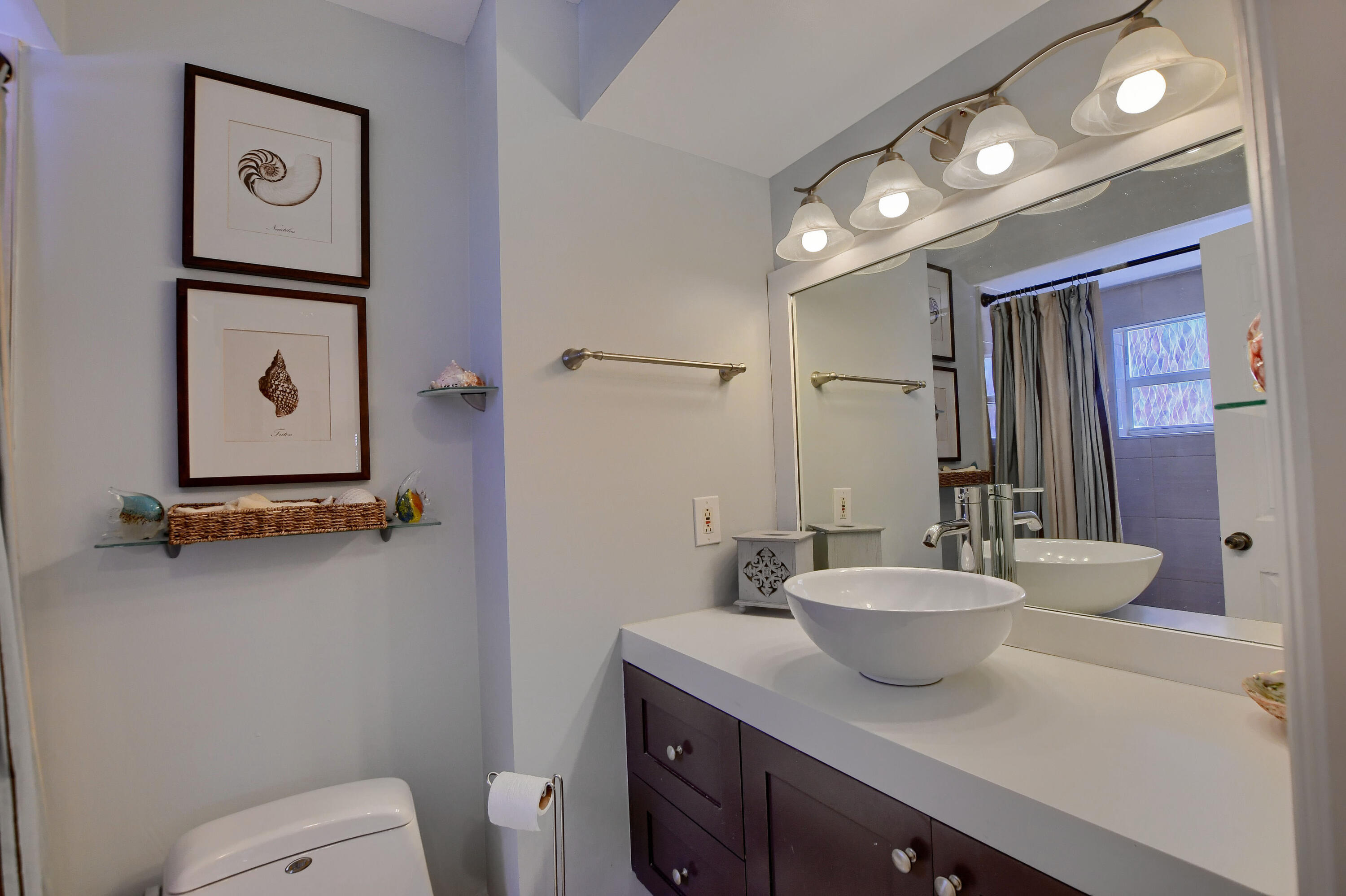 149 Northwest 70th Street, Unit 306C Boca Raton, FL 33487 - Photo 21 of 27 Bathroom
