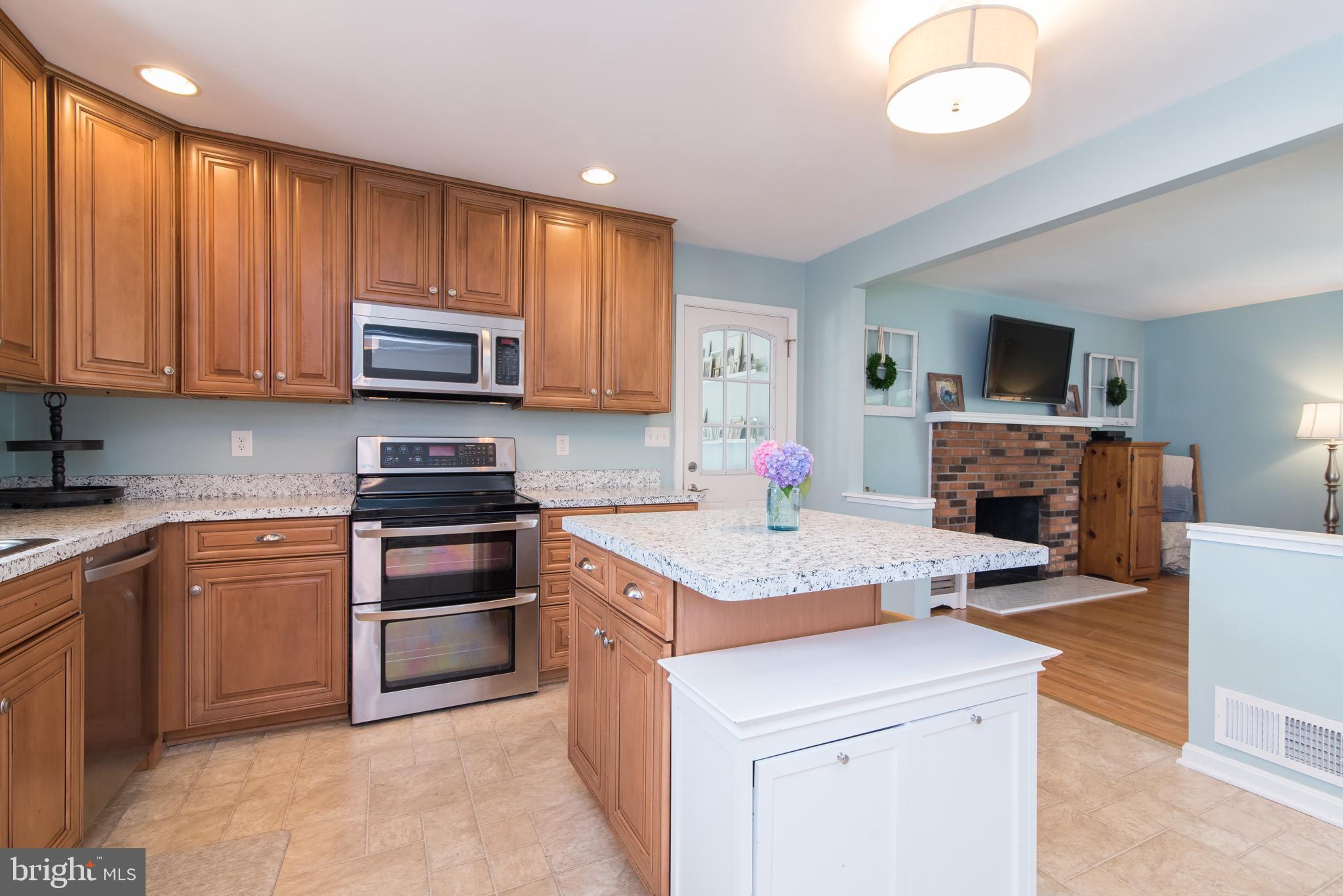 8235 Hilton Road Gaithersburg, MD 20882 - Photo 21 of 90 Kitchen with lots of cabinet storage