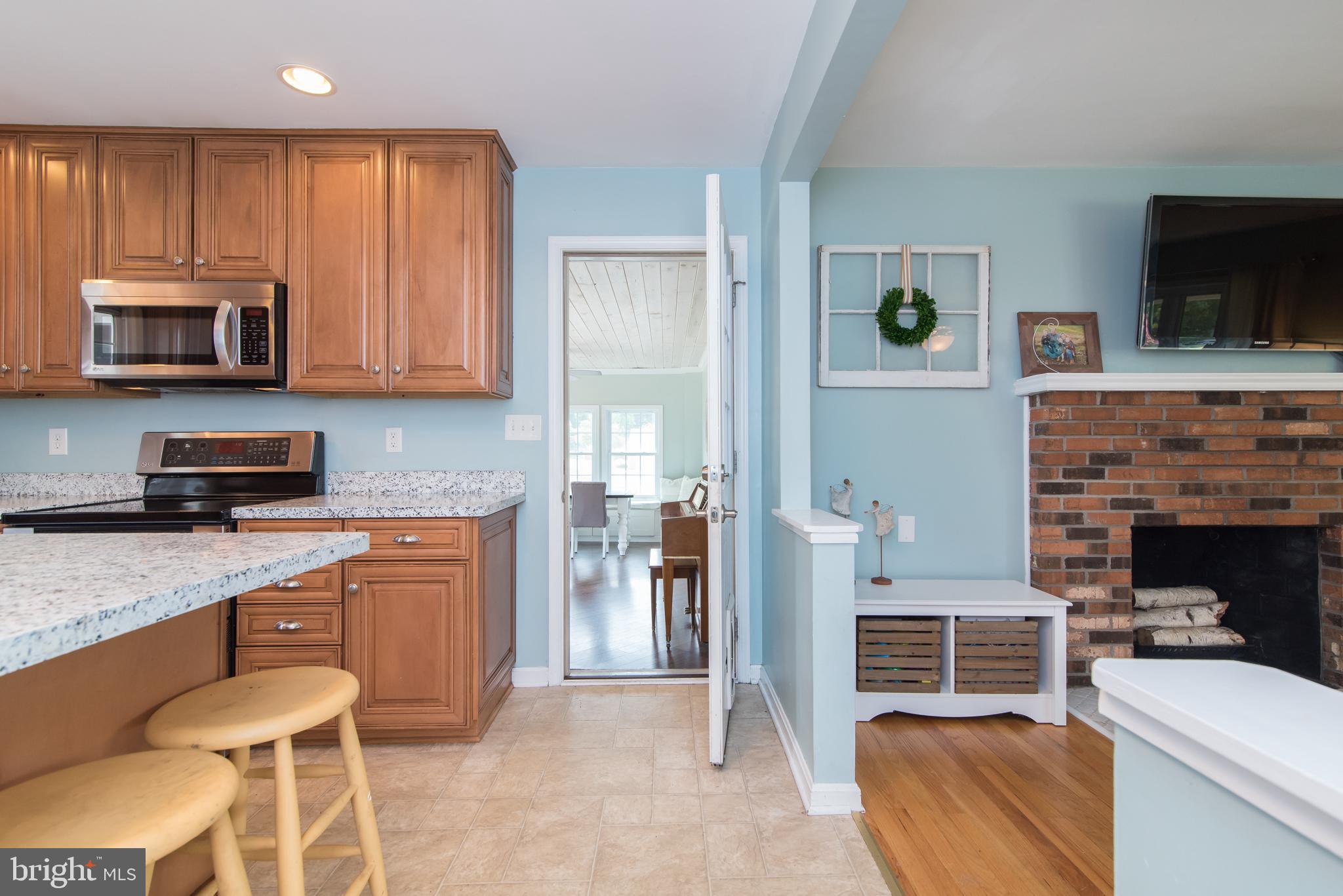 8235 Hilton Road Gaithersburg, MD 20882 - Photo 24 of 90 Kitchen open to family room