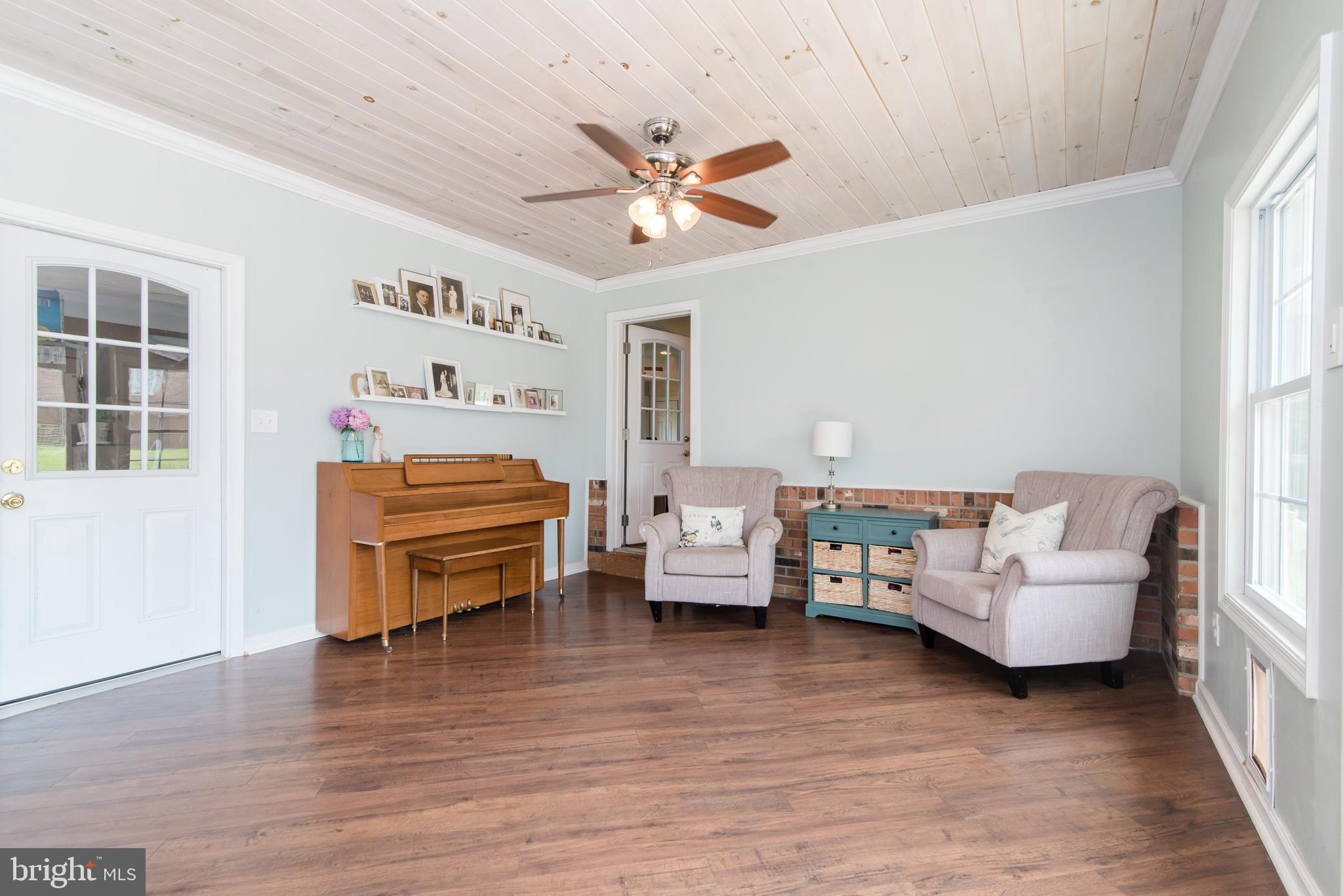 8235 Hilton Road Gaithersburg, MD 20882 - Photo 27 of 90 Sunroom with door leading into kitchen