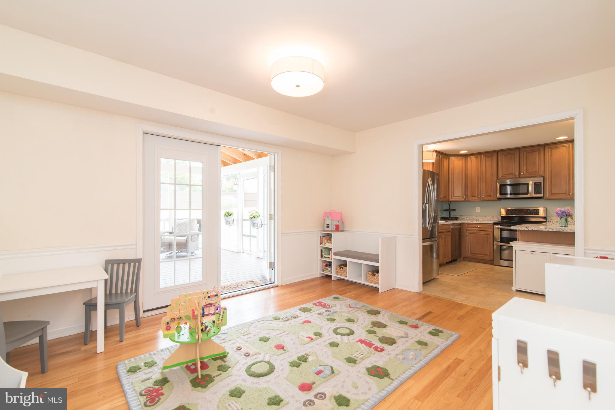 8235 Hilton Road Gaithersburg, MD 20882 - Photo 31 of 90 Dining room open to kitchen