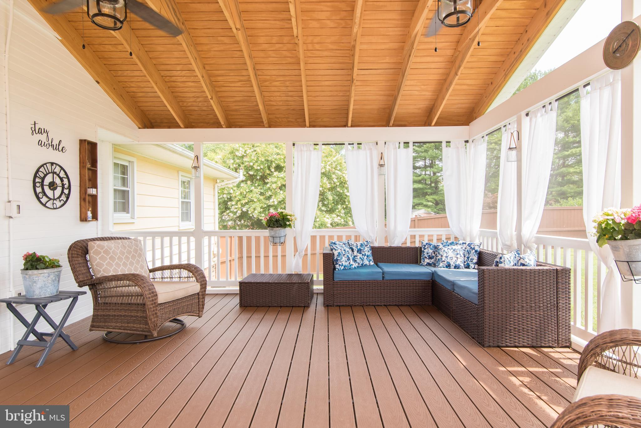 8235 Hilton Road Gaithersburg, MD 20882 - Photo 47 of 90 Screened-in porch with room to spread out!