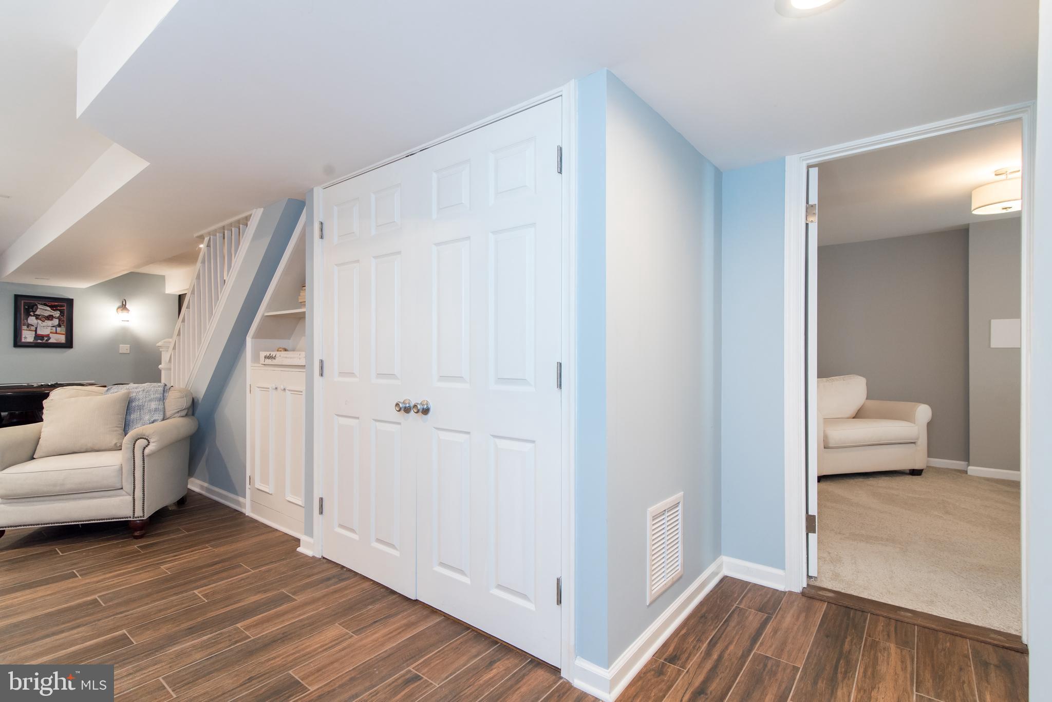 8235 Hilton Road Gaithersburg, MD 20882 - Photo 61 of 90 Storage in seating area- lower level