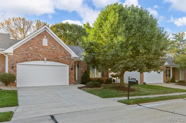 $345,000 | 65 Eagle Cove Lane, Unit 25B, St. Charles, MO 63303