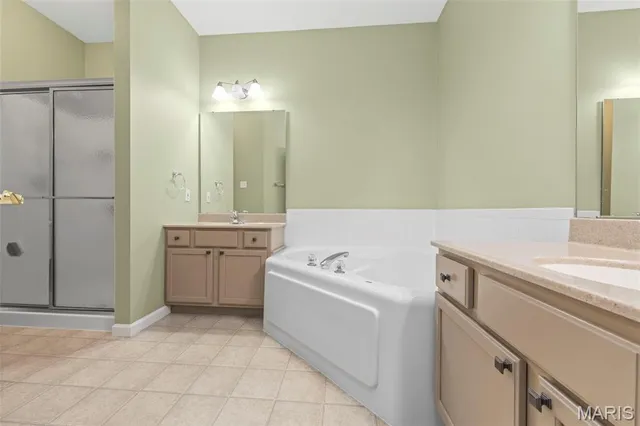 $345,000 | 65 Eagle Cove Lane, Unit 25B, St. Charles, MO 63303