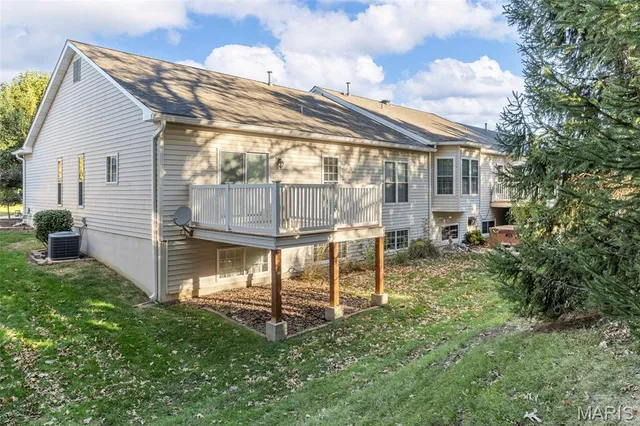 $345,000 | 65 Eagle Cove Lane, Unit 25B, St. Charles, MO 63303