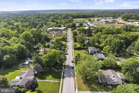 $699,900 | 8807 Hawthorne Lane, Wyndmoor, PA 19038