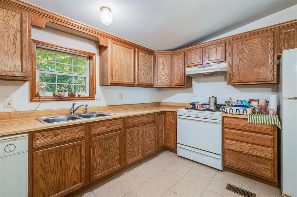 392 Camp Moneto Road Nashville, IN 47448 - Photo 11 of 50
