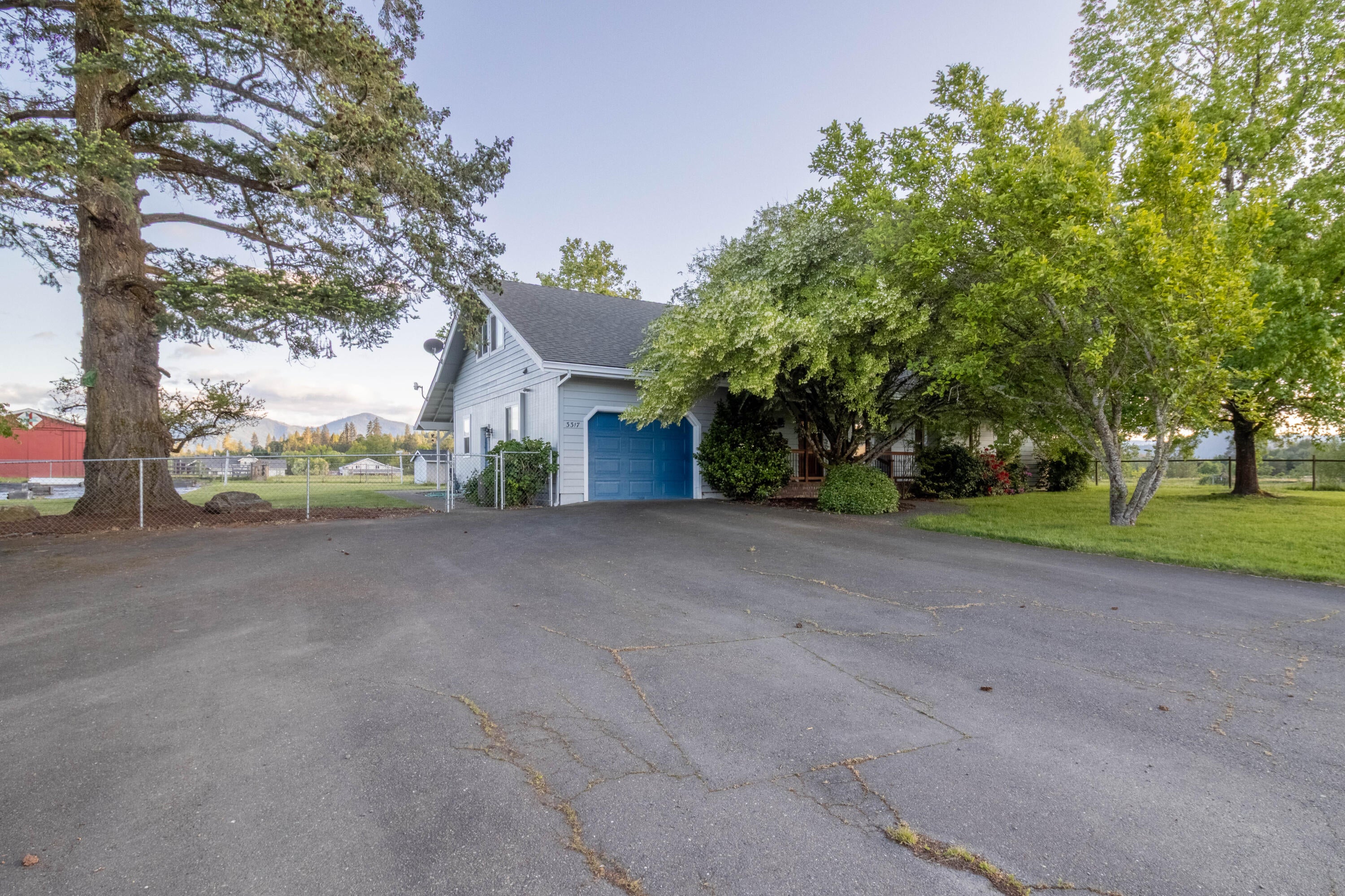 3317 Leonard Road Grants Pass, OR 97527 - Photo 6 of 62 6