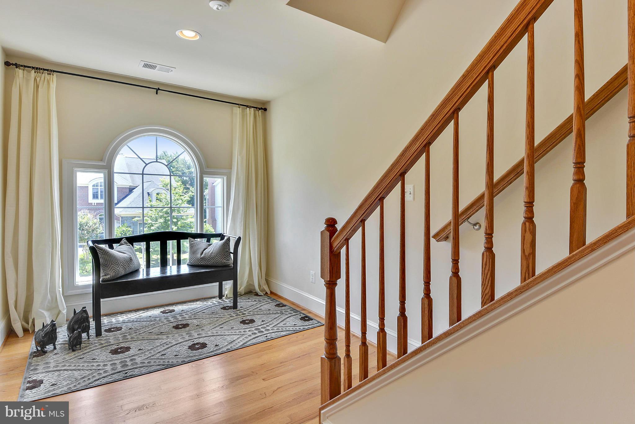 6412 Gayfields Road Alexandria, VA 22315 - Photo 20 of 27 Sitting Area Leading to 4th Level