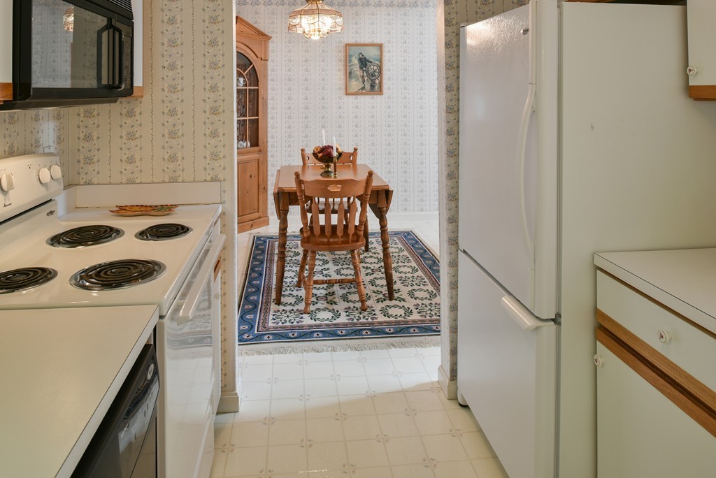 401 Old Country Road, Unit 401 Wenham, MA 01984 - Photo 11 of 24