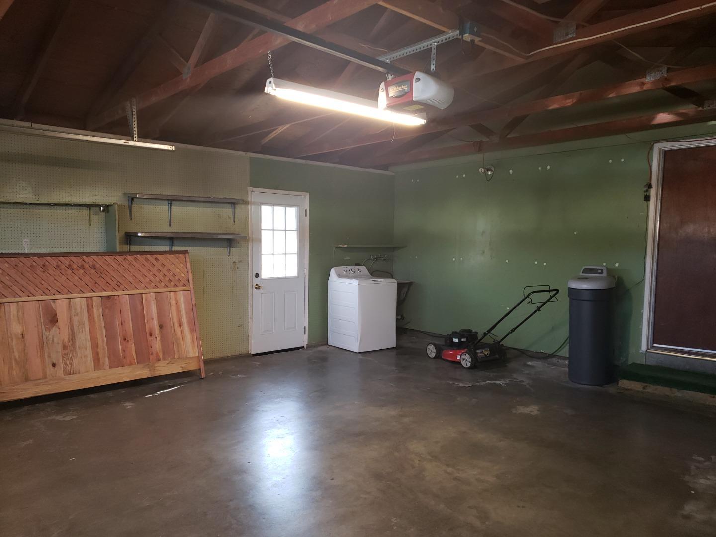 562 Leslie Drive Salinas, CA 93906 - Photo 19 of 21 a view of a room with gym equipment