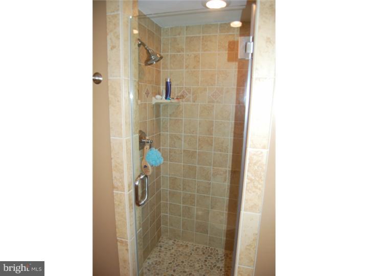 2909 Pheasant Run Road Audubon, PA 19403 - Photo 13 of 21 Master Bathroom