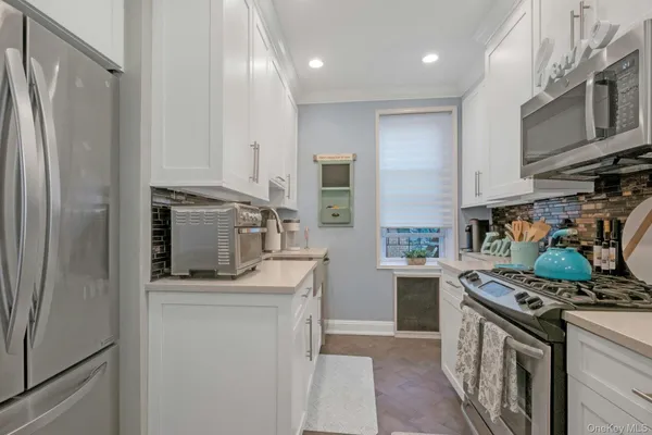 $329,000 | 101 Old Mamaroneck Road, Unit 2C5, White Plains, NY 10605