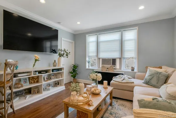 $329,000 | 101 Old Mamaroneck Road, Unit 2C5, White Plains, NY 10605