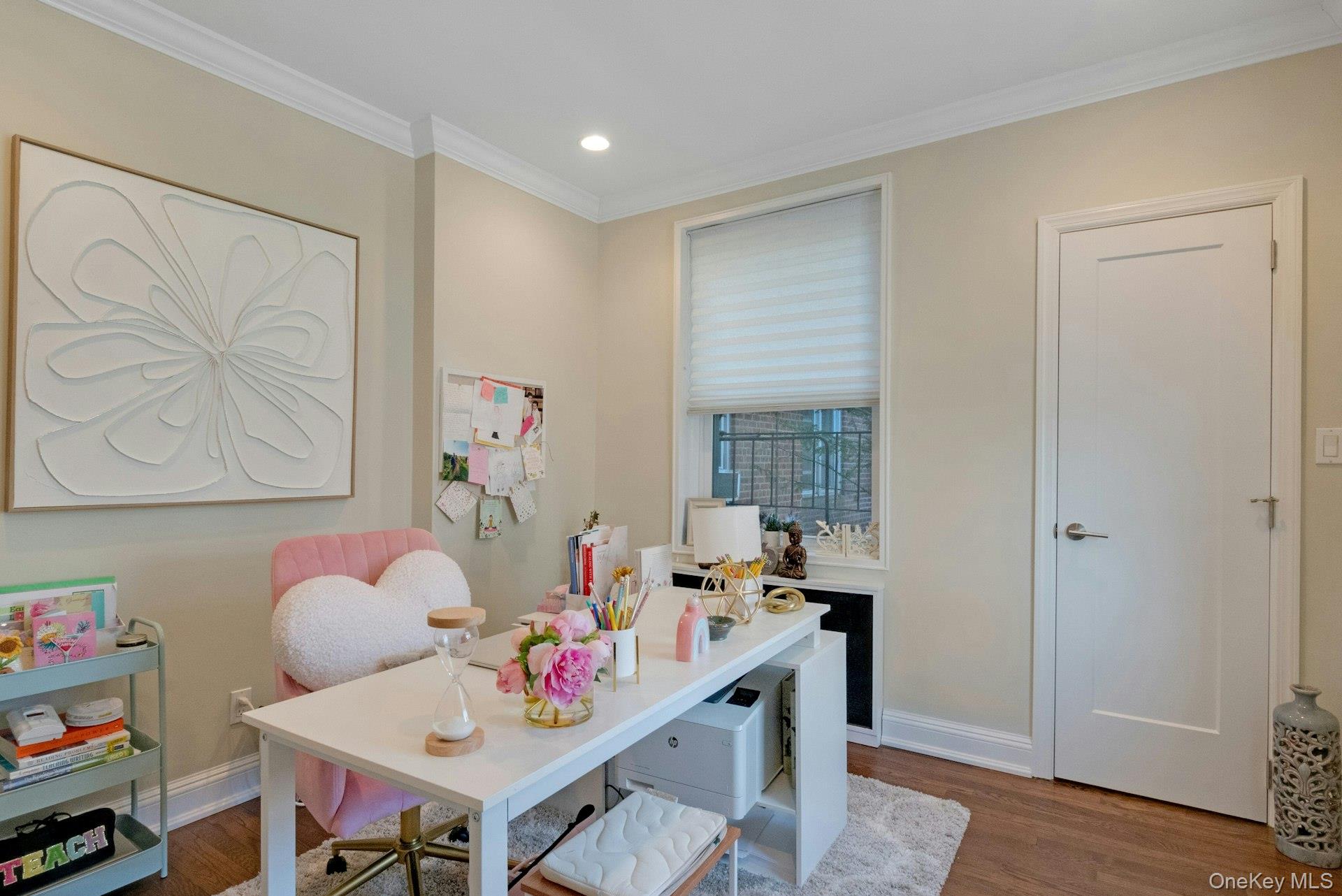 101 Old Mamaroneck Road, Unit 2C5 White Plains, NY 10605 - Photo 29 of 35 a view of a dining room with furniture and wooden floor