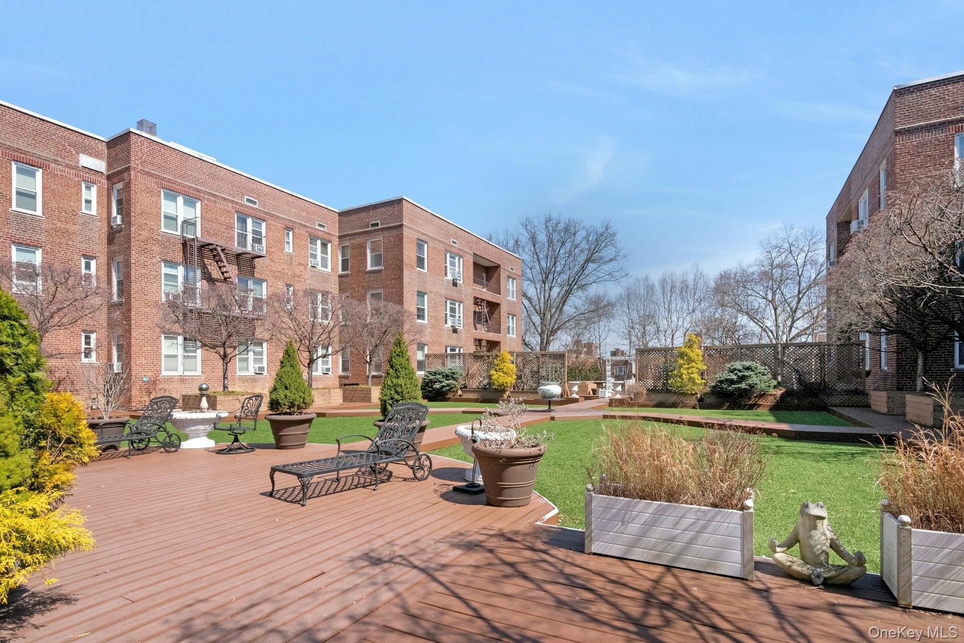 101 Old Mamaroneck Road, Unit 2C5 White Plains, NY 10605 - Photo 30 of 35 a view of a building with sitting area
