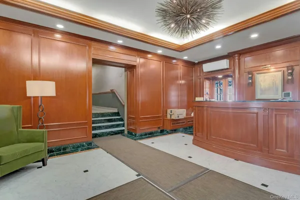 $329,000 | 101 Old Mamaroneck Road, Unit 2C5, White Plains, NY 10605