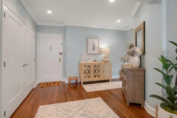 $329,000 | 101 Old Mamaroneck Road, Unit 2C5, White Plains, NY 10605