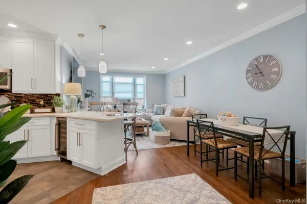$329,000 | 101 Old Mamaroneck Road, Unit 2C5, White Plains, NY 10605