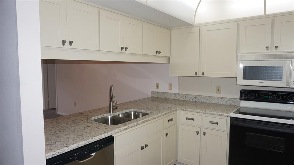 12141 Spartan Way, Unit 204 Hudson, FL 34667 - Photo 5 of 21