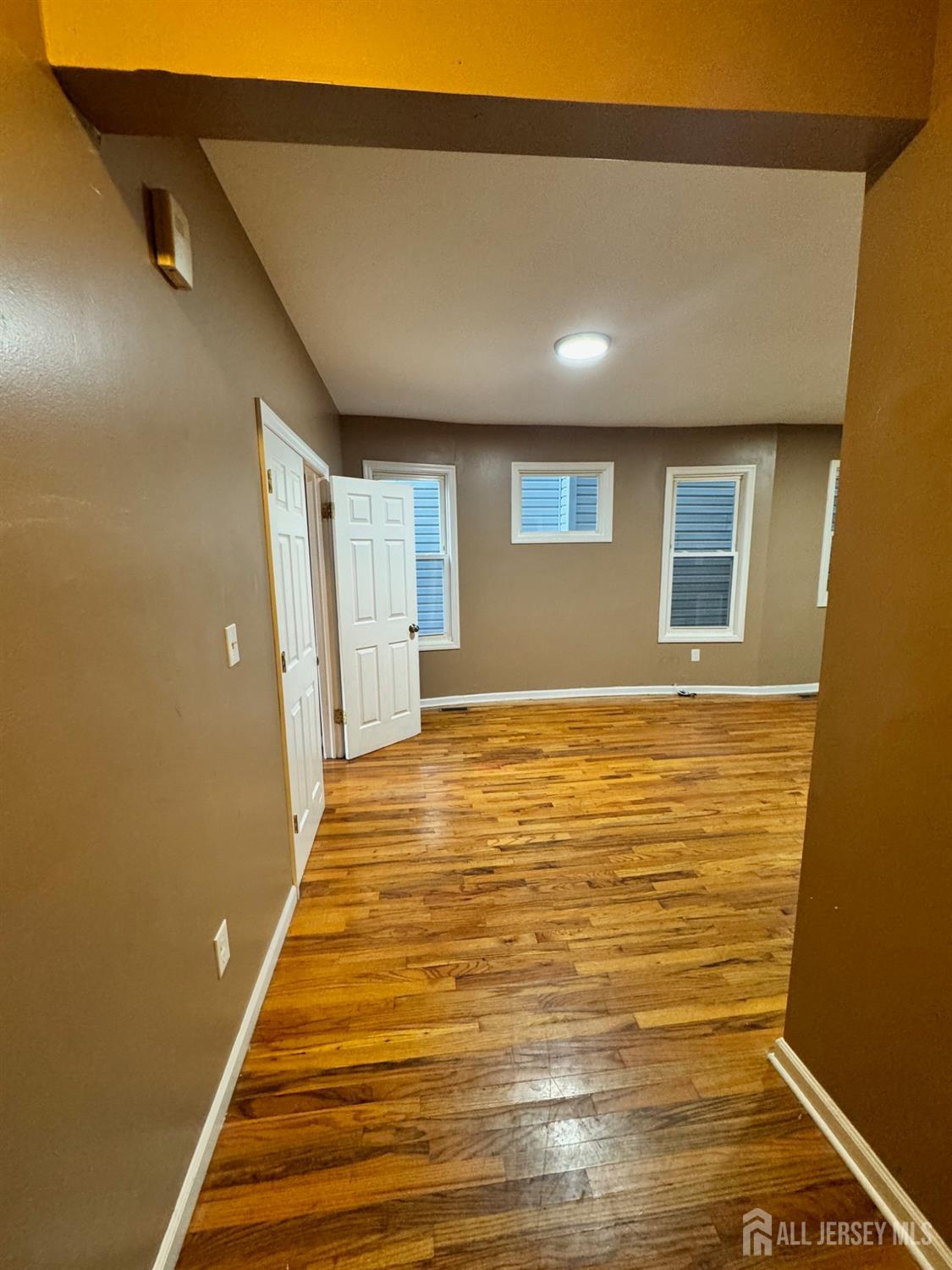 27 Alexander Street Newark, NJ 07106 - Photo 3 of 12