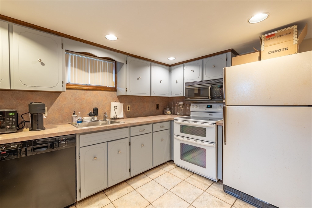 9 Herrick Road Peabody, MA 01960 - Photo 25 of 41