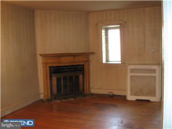 5020 Copley Road Philadelphia, PA 19144 - Photo 3 of 9 Living Room